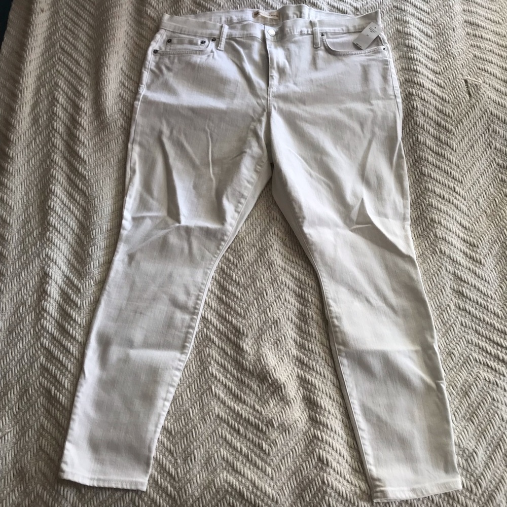 NWT Women’s Gap True Skinny Size 34